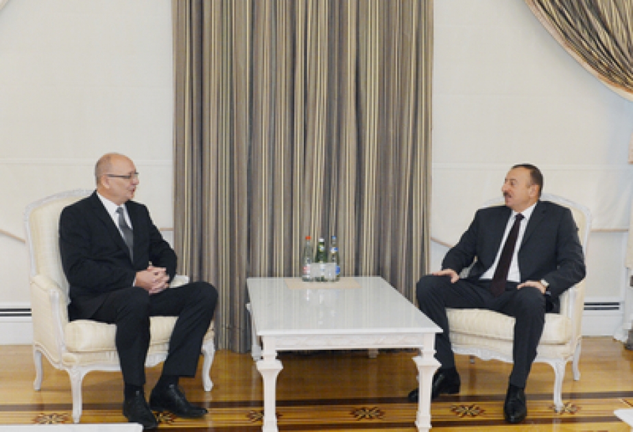 Präsident Ilham Aliyev den tschechischen Botschafter in Aserbaidschan zur Beendigung seiner diplomatischen Mission empfangen VIDEO