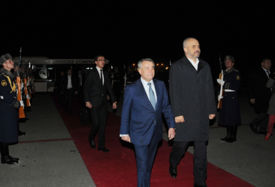 رئيس الوزراء الألباني إيدي راما يصل في زيارة إلى أذربيجان