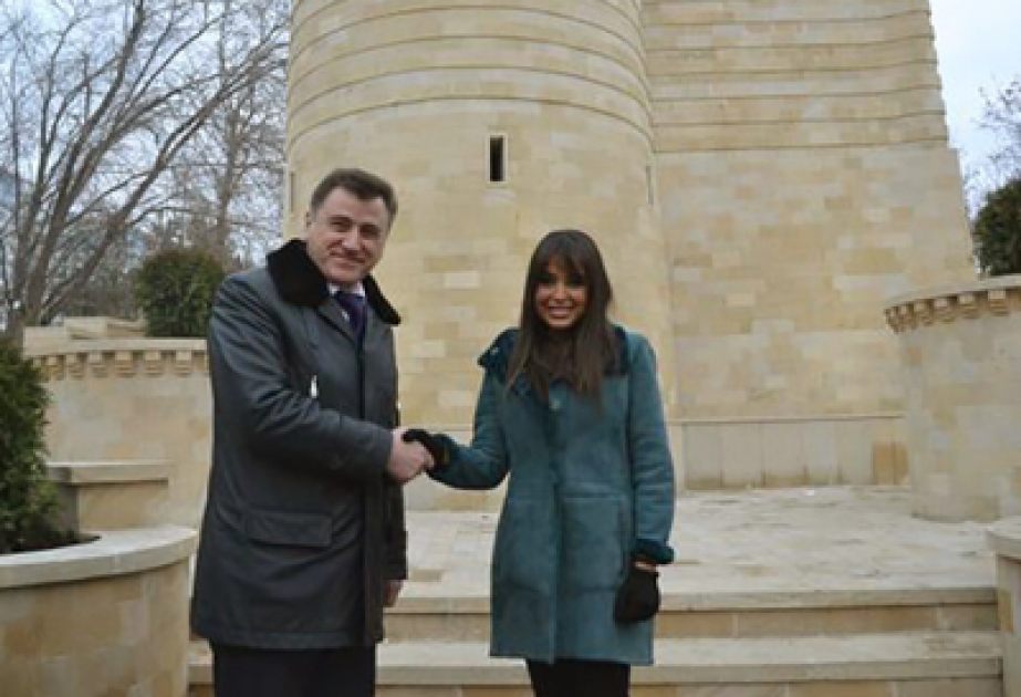 In russischer Stadt Wolgograd wurde ein Freundschaftspark Wolgograd- Baku: eröffnet