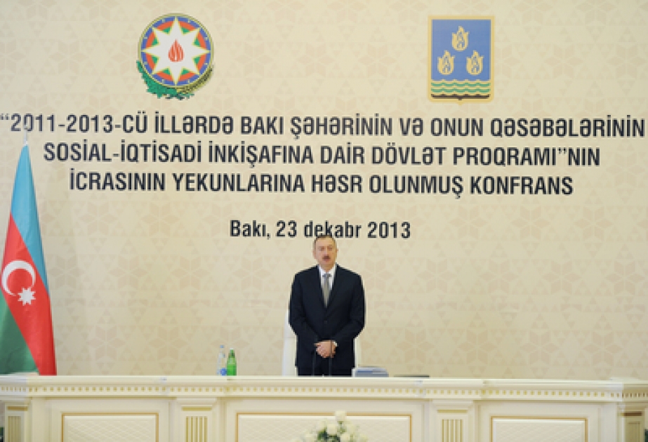 Unter dem Vorsitz des Präsidenten Aserbaidschans Ilham Aliyev eine Konferenz gewidmet den Ergebnissen der Umsetzung des Staatlichen Programms für sozialökonomische Entwicklung von Baku und umliegenden Siedlungen abgehalten VIDEO