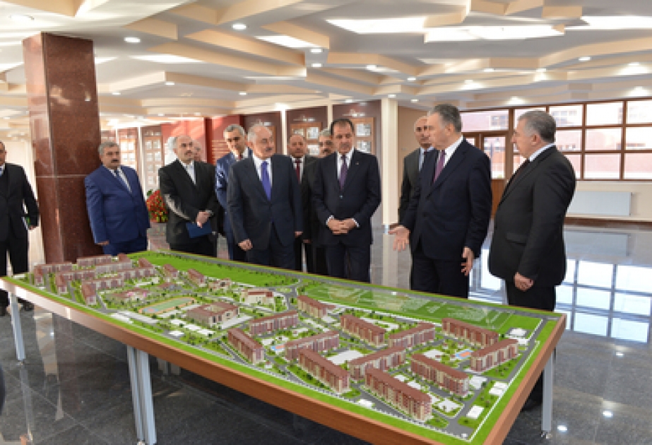 В Гяндже открылся новый комплекс многоэтажных жилых зданий для 1500 семей вынужденных переселенцев