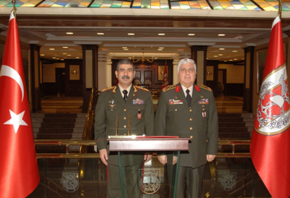Azerbaijan, Turkey discuss military cooperation