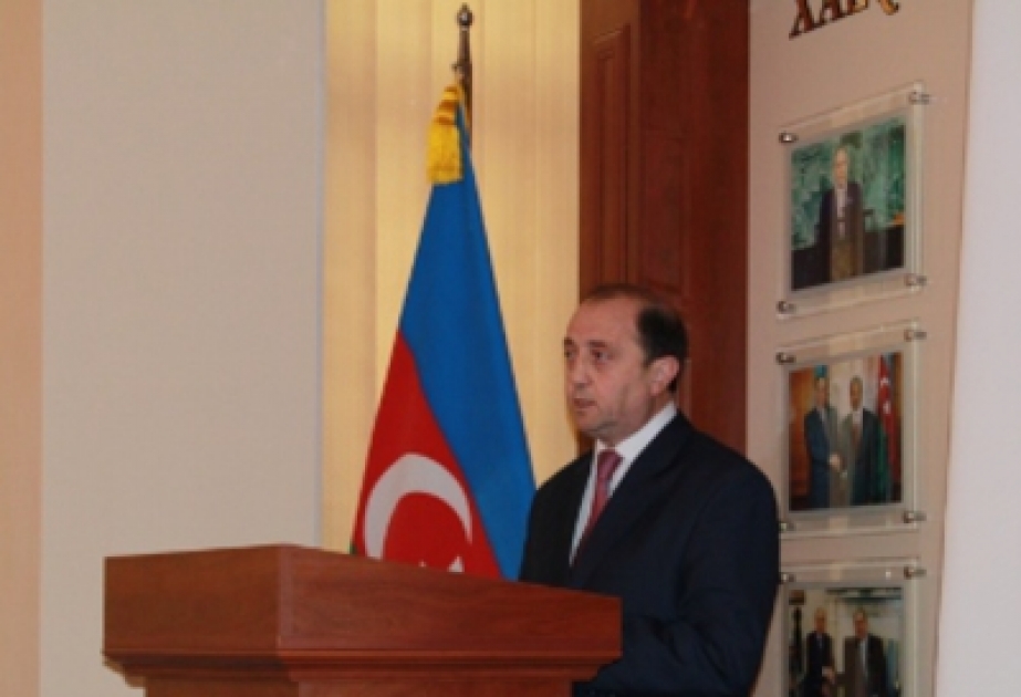 Azərbaycanın Tacikistandakı səfirliyində yaradılmış Heydər Əliyev guşəsində Dünya Azərbaycanlılarının Həmrəyliyi Günü münasibətilə mərasim keçirilmişdir