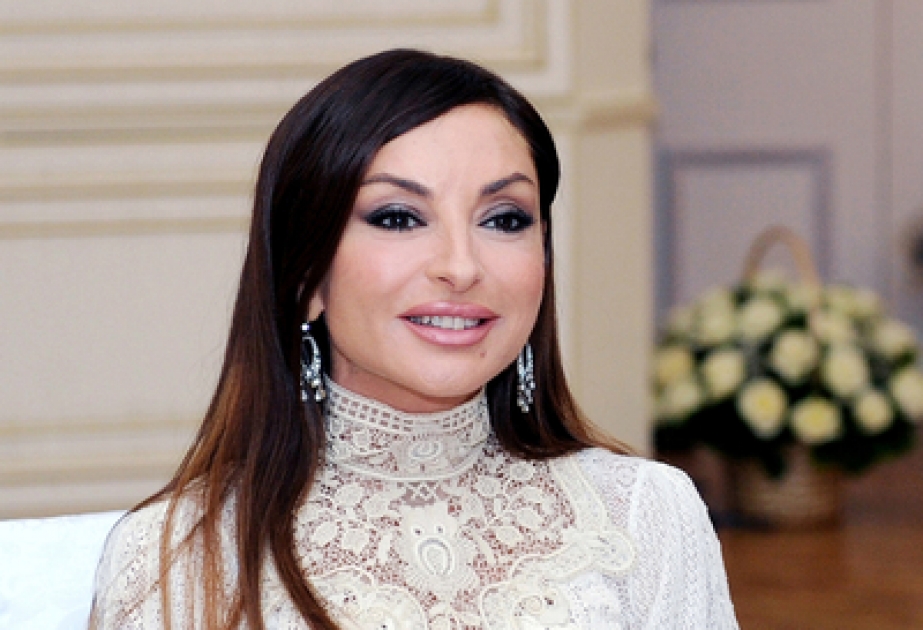 Первая леди Азербайджана, президент Фонда Гейдара Алиева Мехрибан Алиева удостоена награды «Премия женского совершенства шехида Беназир Бхутто-2013»