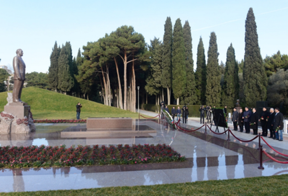 Participants of international wrestling tournament pay respect to national leader Heydar Aliyev and Azerbaijani heroes