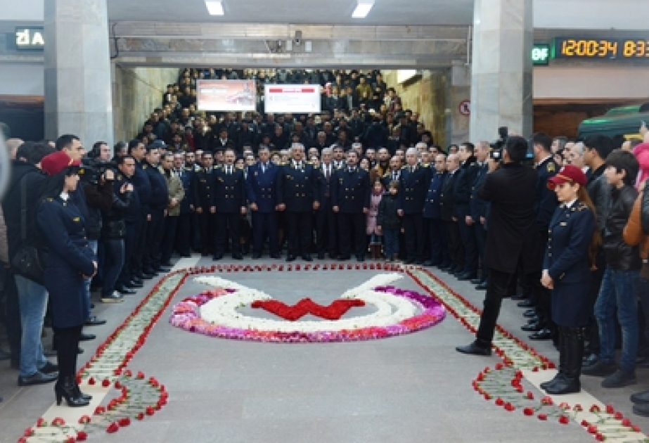 Şəhidlərin xatirəsi metronun “20 Yanvar” stansiyasında da yad edilib VİDEO