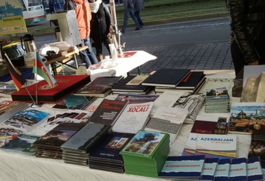 “Ways of Democracy” exhibition held in Germany
