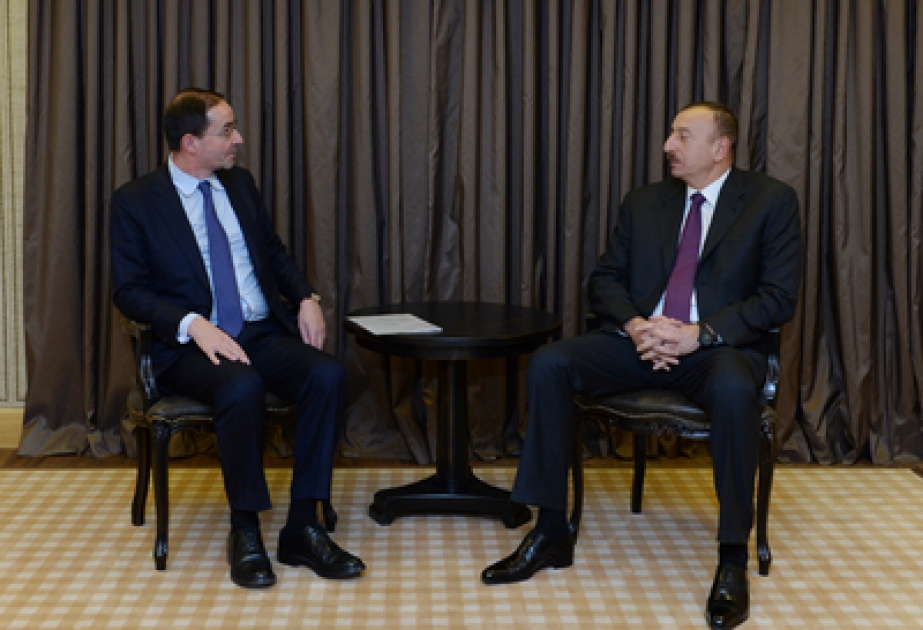Aserbaidschans Präsident Ilham Aliyev sich in Davos mit Holcim-Chef Bernard Fontana getroffen VIDEO