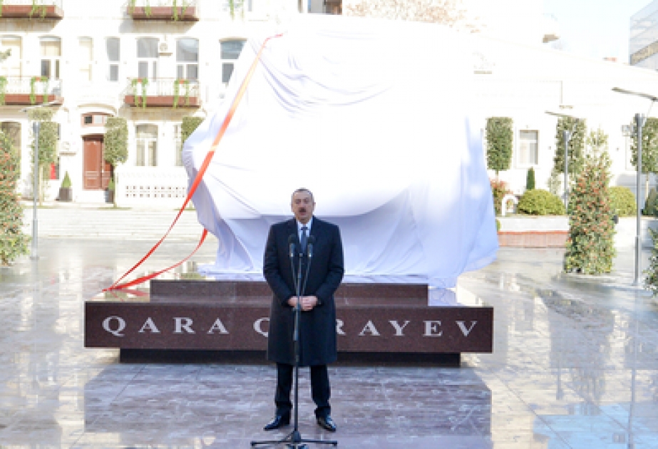 Aserbaidschans Präsident Ilham Aliyev an feierlicher Enthüllung des Denkmals von weltberühmtem Komponisten Gara Garayev teilgenommen VIDEO