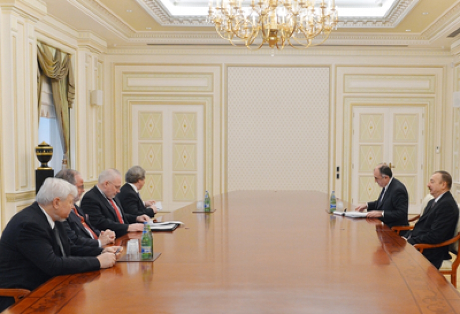 Präsident von Aserbaidschan Ilham Aliyev die Co-Vorsitzenden der Minsk-Gruppe der OSZE und den Sondervertreter des amtierenden OSZE –Vorsitzenden empfangen VIDEO