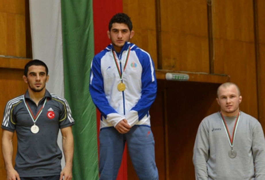 Azerbaijani wrestlers win two medals in Bulgaria
