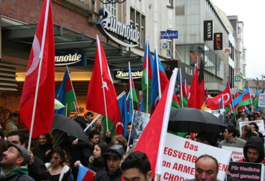 Xocalı soyqırımının 22-ci ildönümü ilə əlaqədar Almaniyanın Bielefeld şəhərində yürüş-mitinq keçirilmişdir