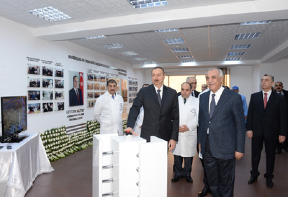 Le président Ilham Aliyev a assisté à l’inauguration du complexe industriel de fabrication des papiers et des cartons à Soumgaït VIDEO