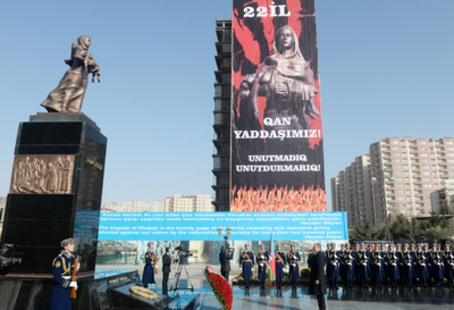 Ходжалинская трагедия – самая кровавая страница политики геноцида, проводимой против азербайджанского народа на протяжении веков Президент Ильхам Алиев принял участие в церемонии почтения памяти жертв трагедии ВИДЕО