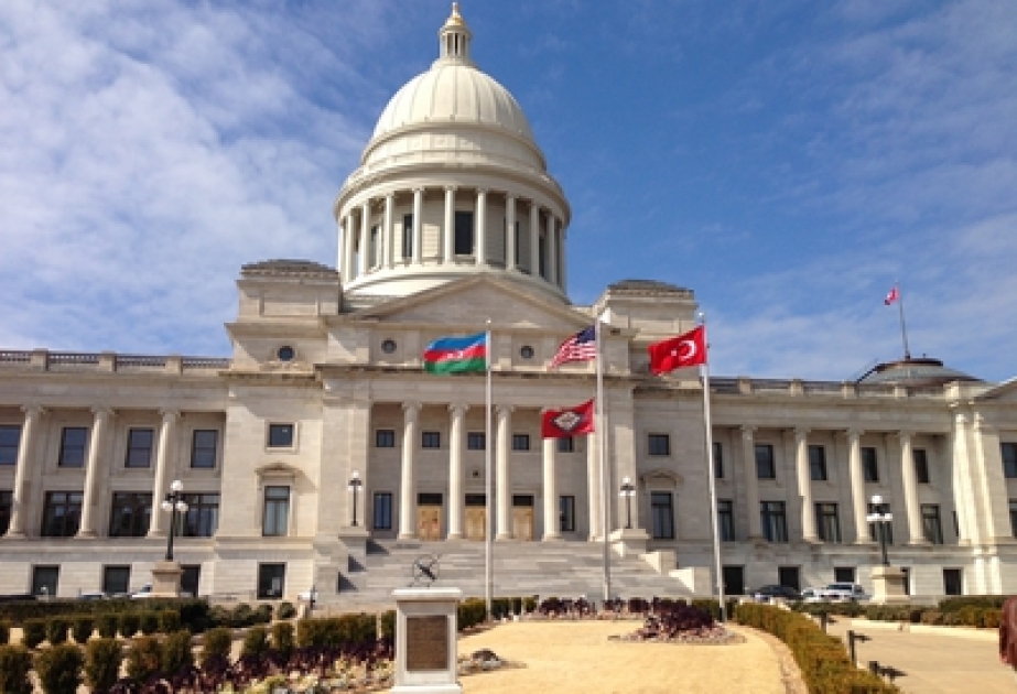 Azerbaijani flag raised in front of Arkansas Capitol Building