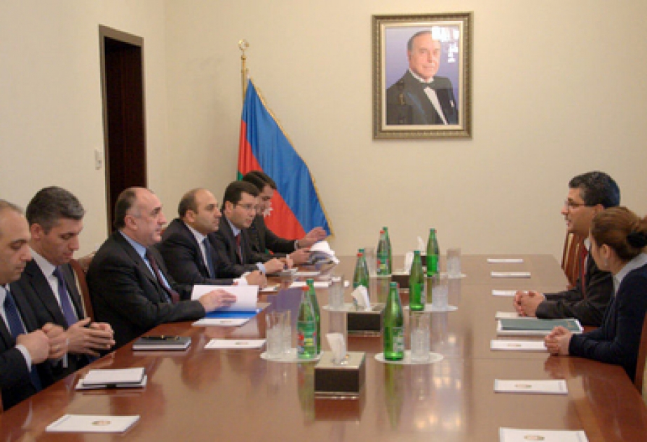 مناقشة مسائل التعاون بين أذربيجان وكولومبيا