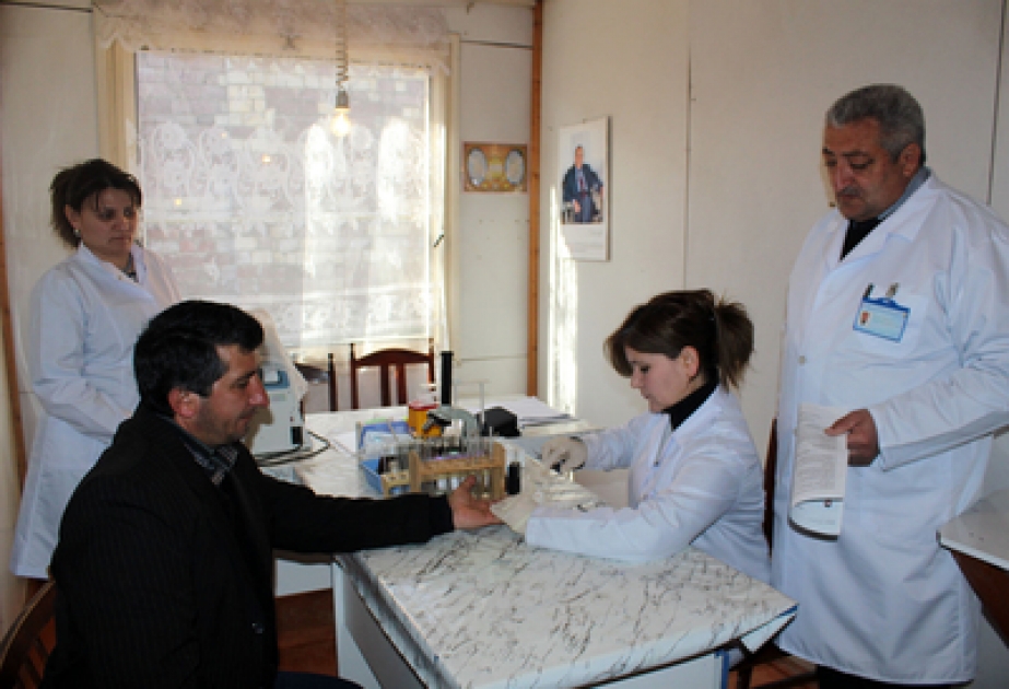 Kəlbəcərdən olan məcburi köçkünlərin tibbi müayinəsi beş səyyar həkim briqadası tərəfindən aparılır