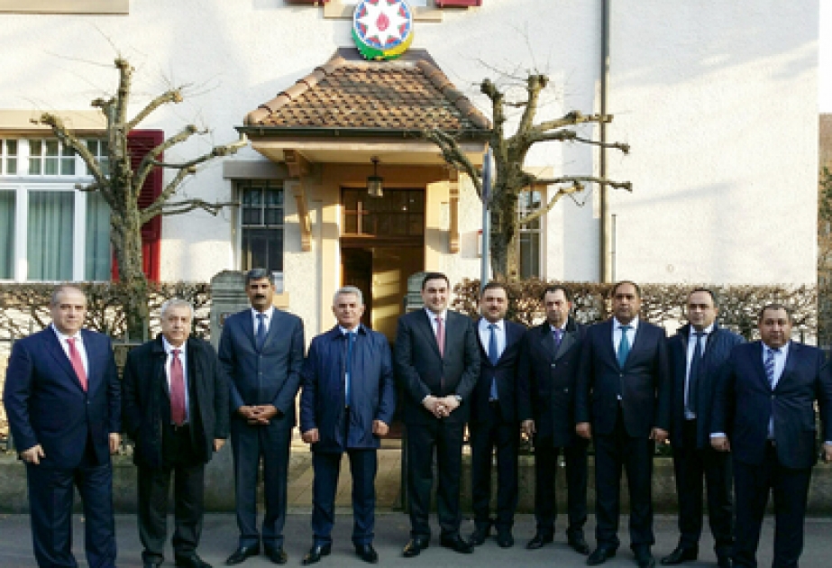 Une délégation composée de chefs des pouvoirs exécutifs de quelques villes et régions azerbaidjanaises a été en visite d’affaires en Suisse