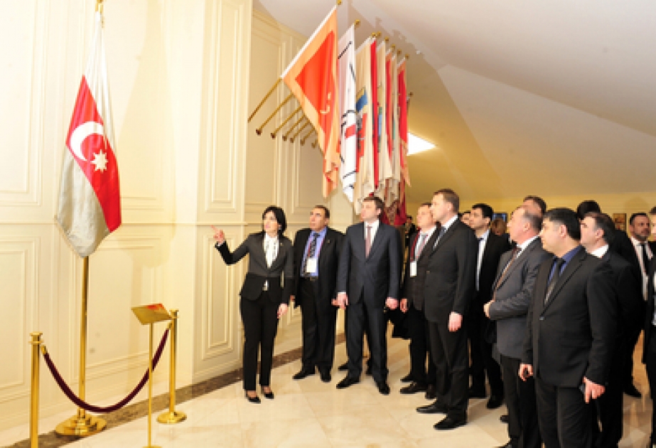 Le vice-président du gouvernement de la province de Stavropol de la Fédération de Russie a visité la Place du Drapeau national