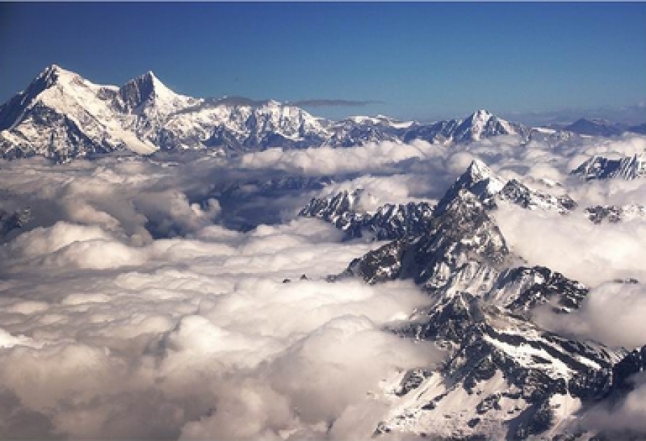 Azerbaijani mountaineers to conquer Shishapangma Peak of Himalayas