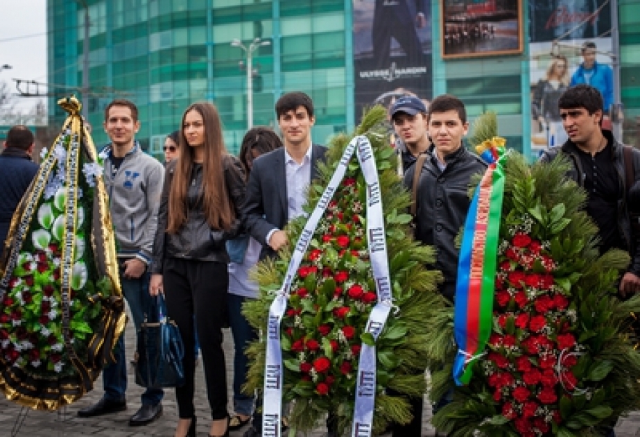 Ukrayna Azərbaycanlı Gənclər İttifaqının üzvləri İkinci dünya müharibəsində həlak olanların xatirəsini anmışlar