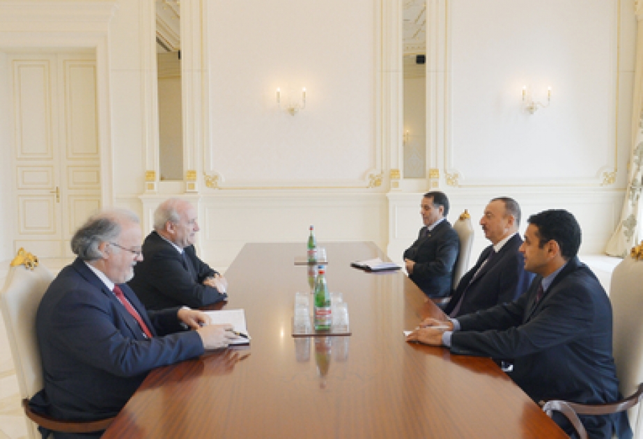 الرئيس إلهام علييف يستقبل وزير الخارجية الفرنسي الأسبق