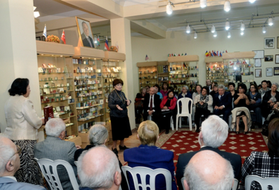 Miniatür Kitab Muzeyində tanınmış jurnalist Elmira Əliyevanın kitabının təqdimatı olmuşdur