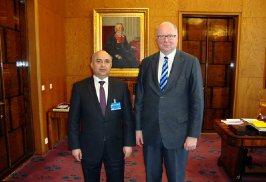 بحث العلاقات البرلمانية بين أذربيجان وفنلندا