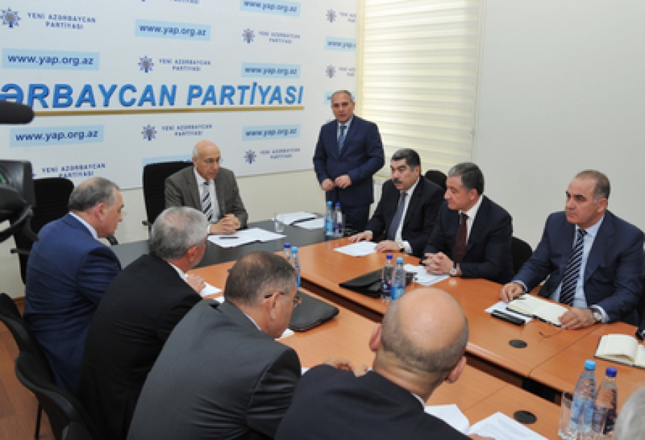 Состоялось заседание комиссии по региональному развитию и местному самоуправлению партии «Ени Азербайджан»