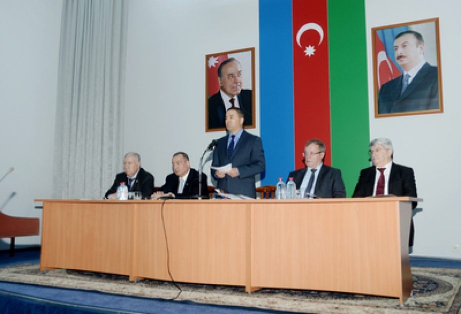 La conférence internationale consacrée au 91er anniversaire de la naissance du dirigeant historique Heydar Aliyev s’est tenue à l’Université de Business de Bakou