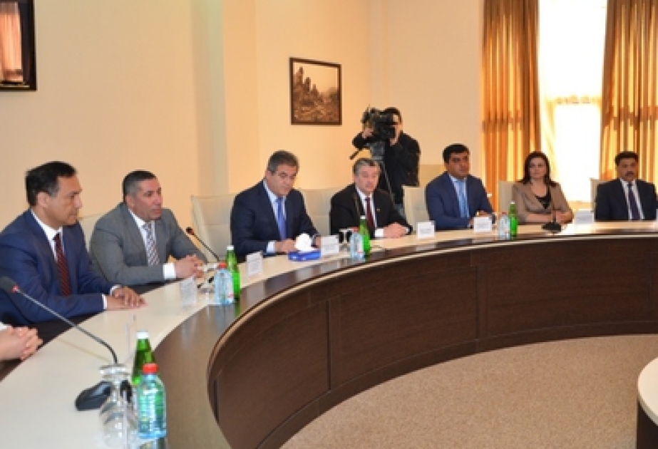 Qaradağda “Heydər Əliyev və Azərbaycanda milli intibah dövrü” mövzusunda “dəyirmi masa” keçirilmişdir