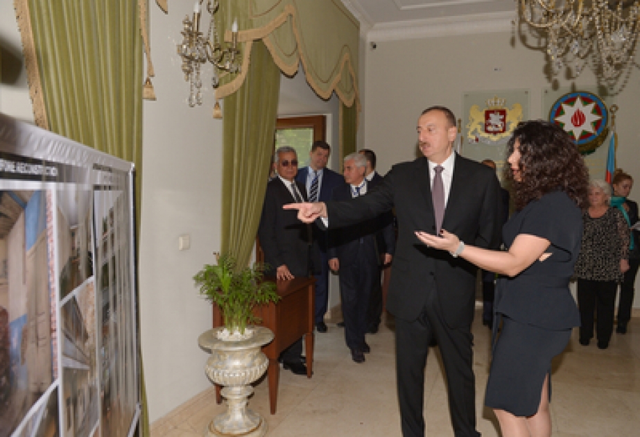 Aserbaidschans Präsident in Tbilissi sich mit Museum für aserbaidschanische Kultur namens Mirza Fatali Akhundzadeh vertraut gemacht VIDEO