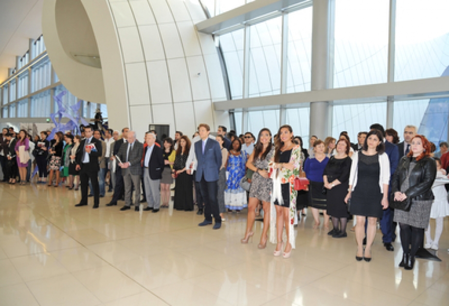 Le vernissage de la peintre française Laurence Jenkell s’est ouvert au Centre Heydar AliyevLa cérémonie a été marquée par la présence de Mme Leyla Aliyeva, vice-présidente de la Fondation Heydar Aliyev