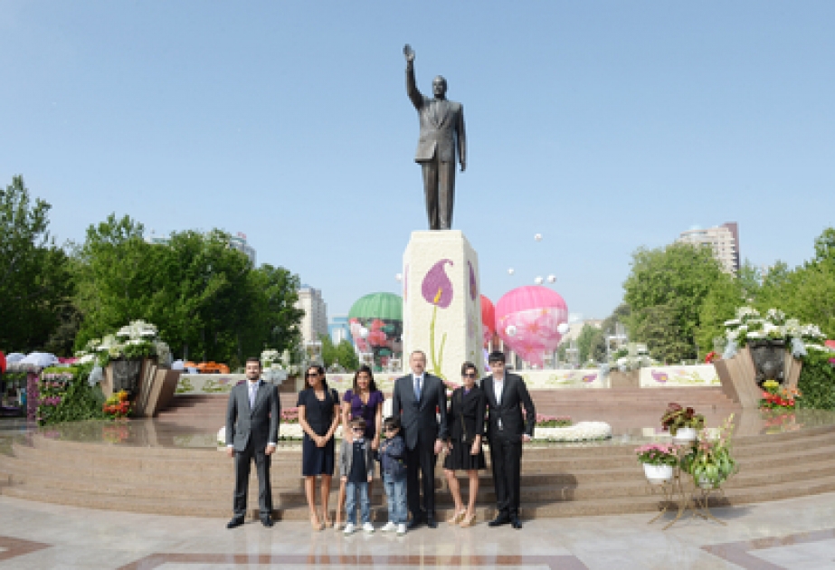 Prezident İlham Əliyev ümummilli lider Heydər Əliyevin anadan olmasının 91-ci ildönümü münasibətilə paytaxtda təşkil edilmiş Gül bayramında iştirak etmişdir VİDEO