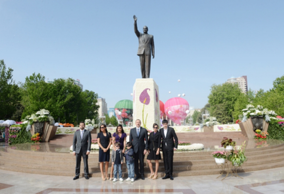 Le président Ilham Aliyev a participé à la fête des fleurs organisée dans la capitale à l’occasion du 91e anniversaire du dirigeant historique Heydar Aliyev VIDEO