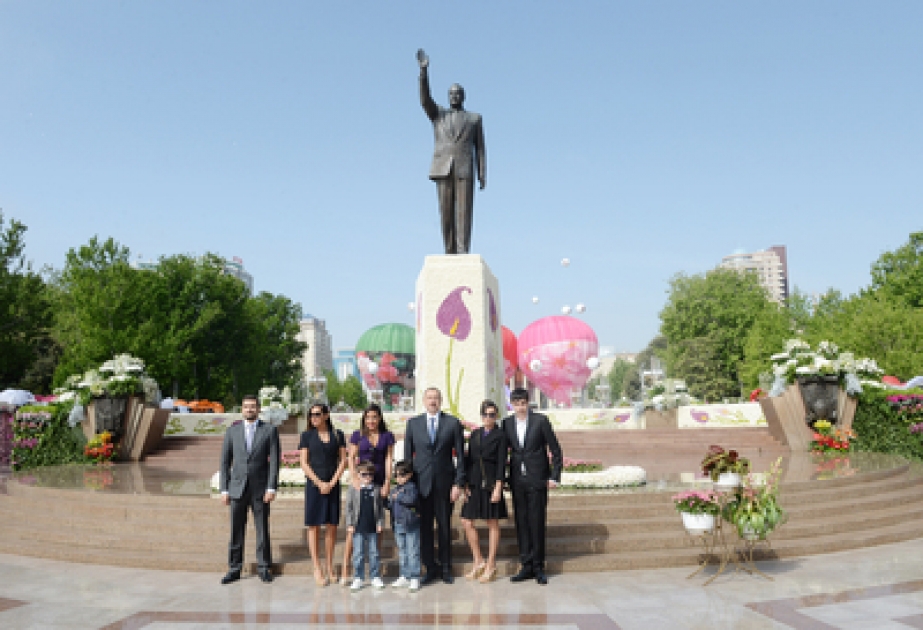 伊利哈姆•阿利耶夫总统出席了首都举行的为纪念全民领袖盖达尔•阿利耶夫91周年诞辰的花节