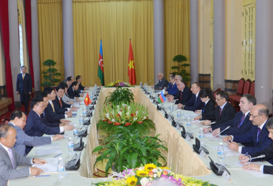 Entretien des présidents azerbaïdjanais et vietnamien avec la participation des délégations VIDEO