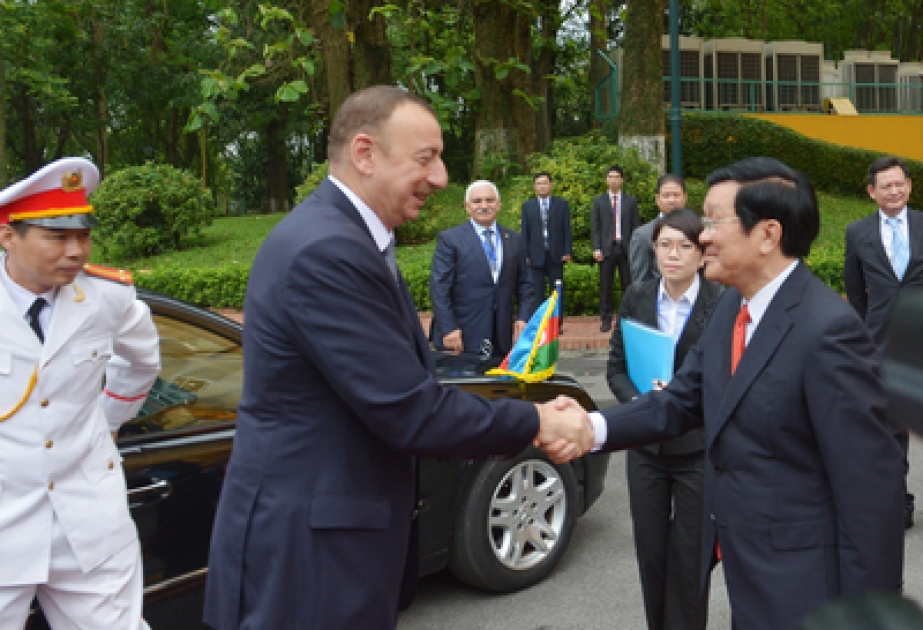 Cérémonie officielle d’accueil du président azerbaïdjanais Ilham Aliyev VIDEO