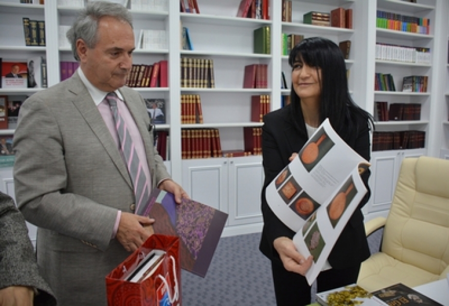 Greek ambassador visits Central Library of Azerbaijan National Academy of Sciences