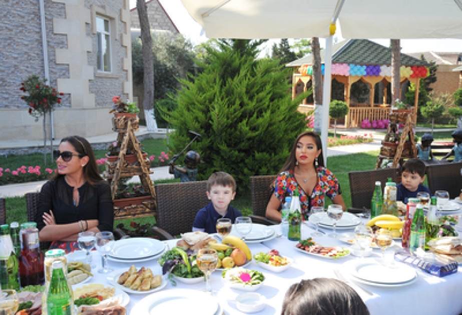 La Fondation Heydar Aliyev a organisé une cérémonie de fête à l’occasion du 1er juin – Journée internationale de l’enfantMme Leyla Aliyeva, vice-présidente de la Fondation Heydar Aliyev, a assisté à cette cérémonie