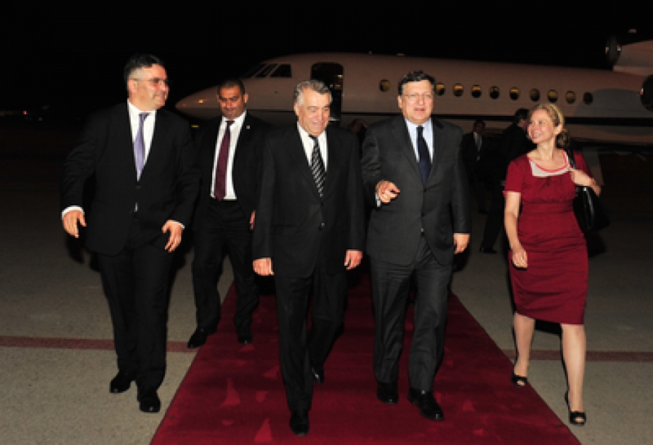 رئيس المفوضية الأوروبية جوزيه مانويل باروزو يصل في زيارة إلى أذربيجان