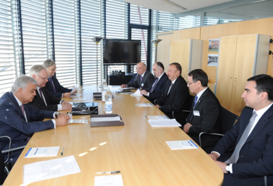 阿塞拜疆总统伊利哈姆·阿利耶夫会见欧洲人权法院主席金·什皮尔曼