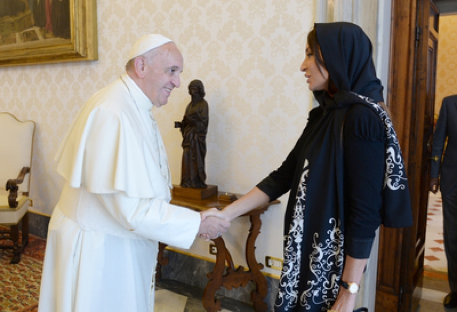 Azerbaijani First Lady Mehriban Aliyeva meets Pope Francis