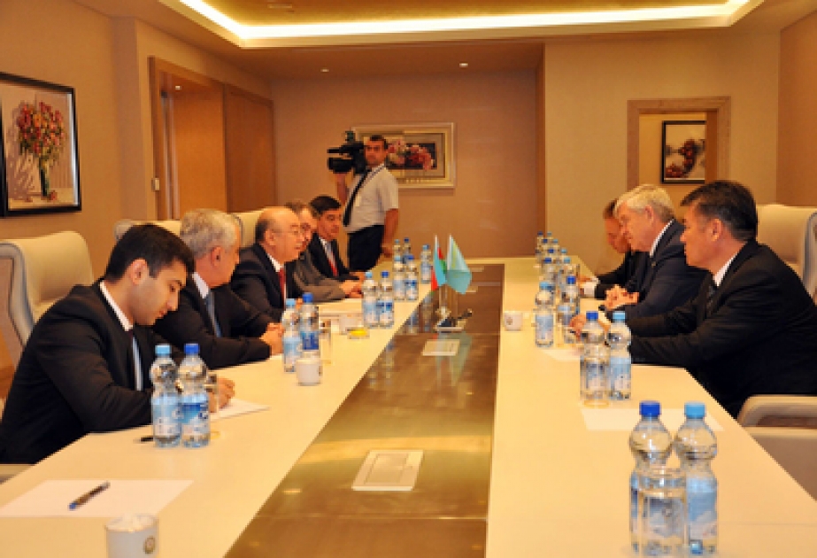Azerbaijani Minister of Emergency Situations meets Kazakh counterpart