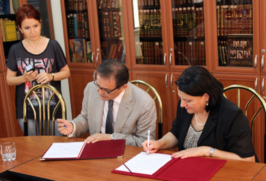 Signature d’un accord sur la coopération entre l’Institut d’études orientales de l’ANSA et l’Institut international d'Histoire sociale des Pays-Bas