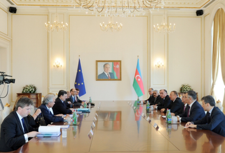 Entretien entre le président azerbaïdjanais Ilham Aliyev et José Manuel Barroso, le président de la Commission européenne, avec la participation des délégations VIDEO