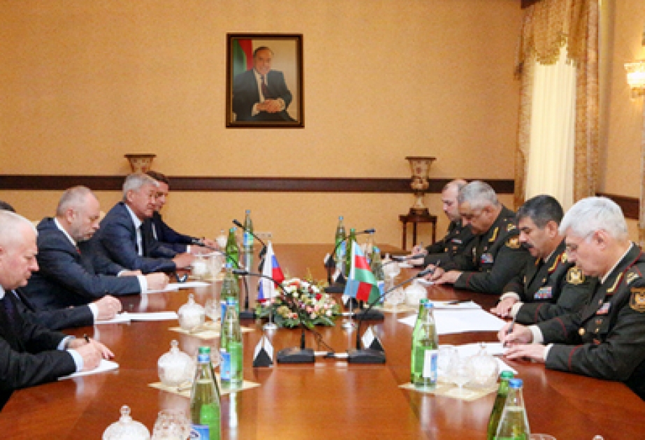 Es fand ein Meinungsaustausch über militärisch und militärtechnische Beziehungen zwischen Aserbaidschan und Russland statt