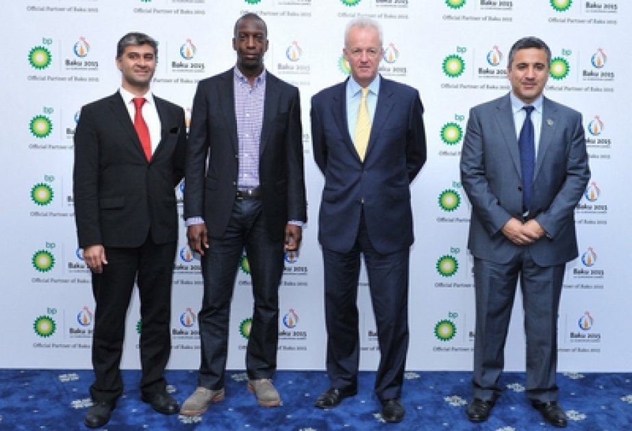 Olympic champion Michael Johnson visits Baku 2015 headquarters during trip to Baku