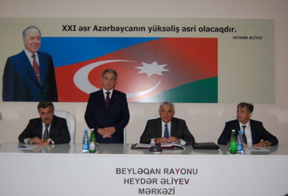 Dövlət müşaviri Beyləqanda ziyalılar, din xadimləri və ağsaqqallarla görüş keçirmişdir