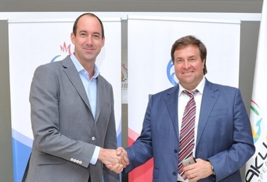 Russian Olympic swimming champion visits Baku 2015 headquarters